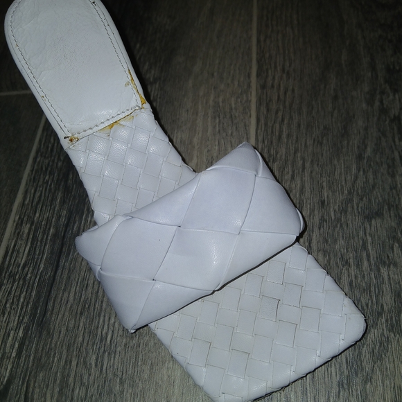 Bottega Veneta White Woven Sandals - Picture 2 of 5